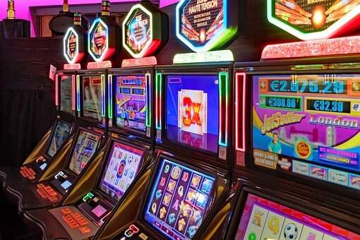 UAE Grants Licenses to Three Slot Machine Firms